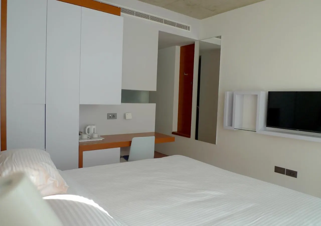 Bossa Nova Beirut Hotel 4*,